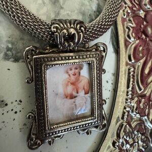 Vintage Style Pendant Photo Necklace
